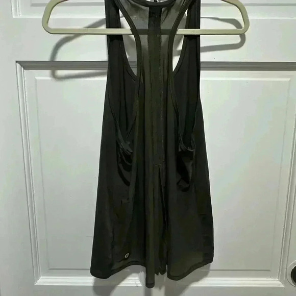 Lululemon Olive Green Tie Open Back Tank Size Medium EUC - Picture 3 of 3
